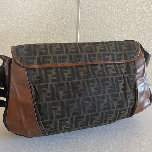 Fendi unisex messenger bag - Picture 3 of 13